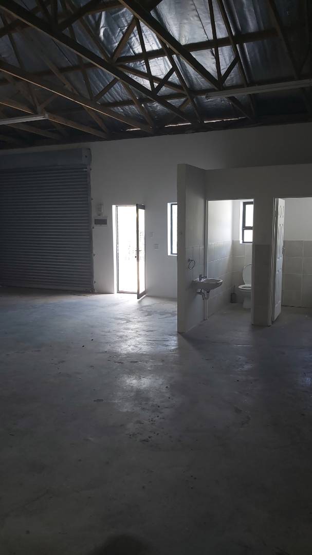 To Let commercial Property for Rent in Overbaakens Eastern Cape